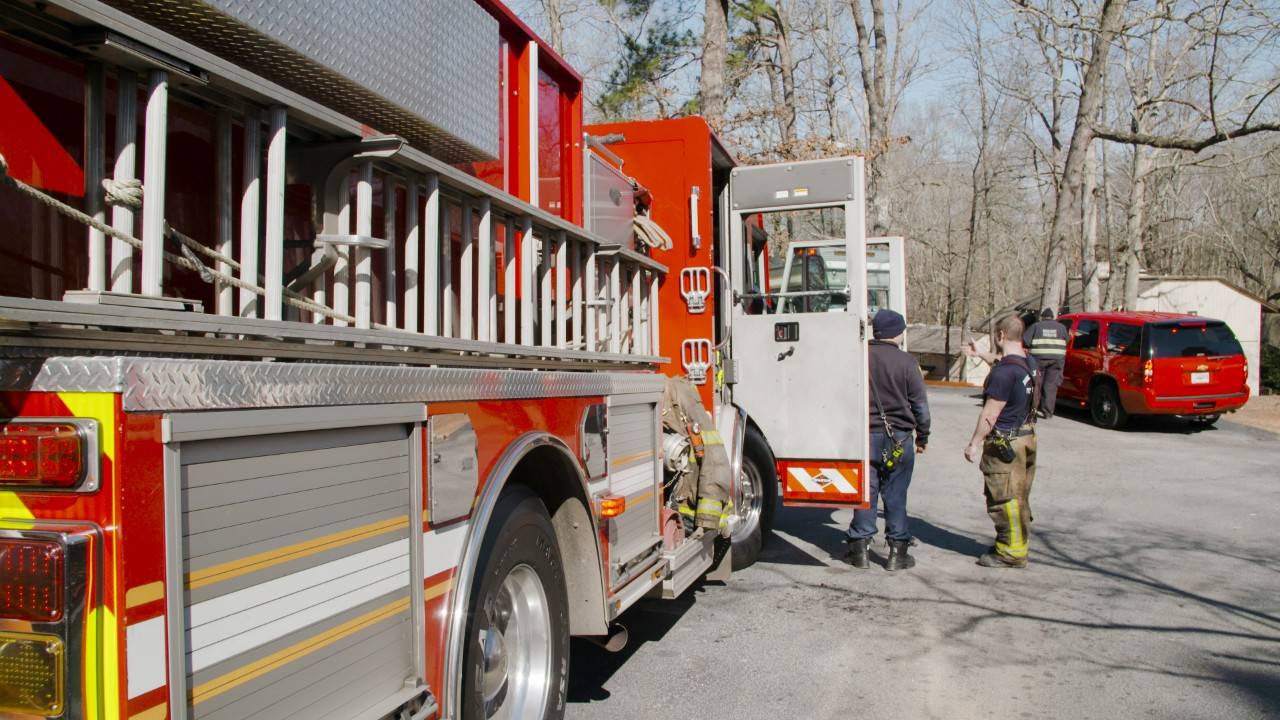 March 4-6, 2019
Atlanta, Georgia.
DAT home fire responses Atlanta, Georgia video screenshots 2019.
American Red Cross Disaster Action Team (DAT) members respond to home fires in their community.
Video footage taken by Brad Zerivitz/American Red Cross