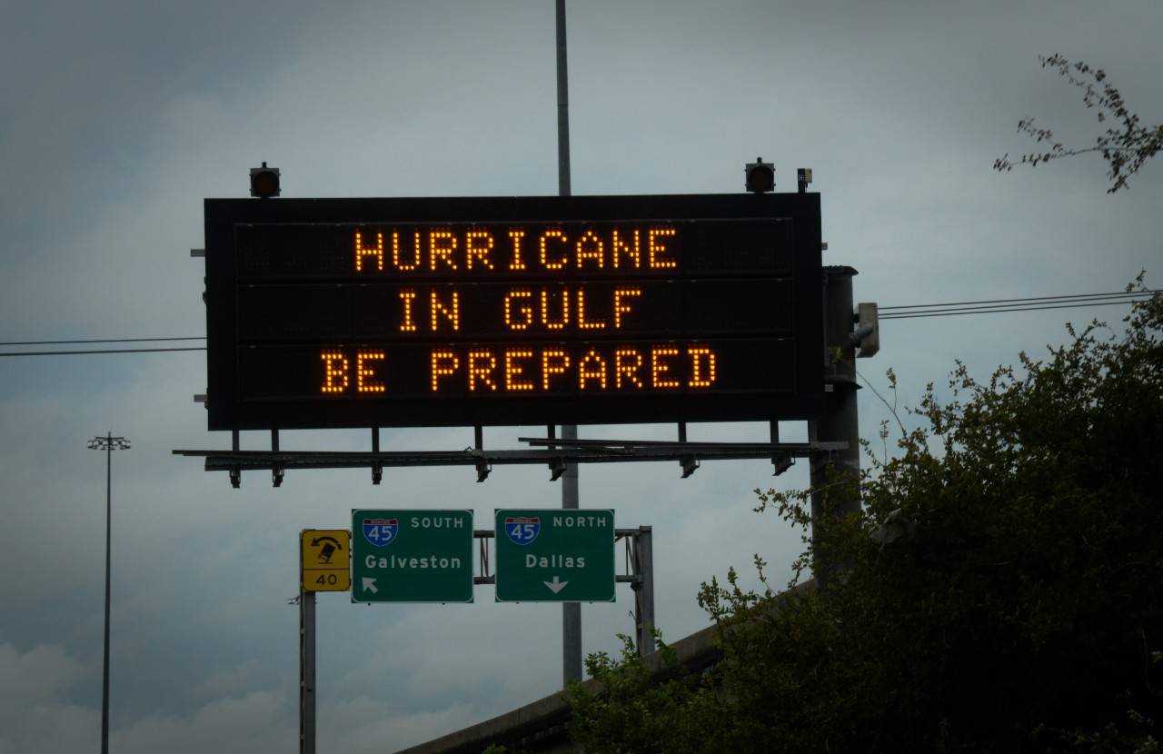 August 25, 2017. Houston, Texas.
Warning and traffic signs along I-45 Southbound between Houston, Texas and La Marque, Texas.
Photo by Daniel Cima for The American Red Cross