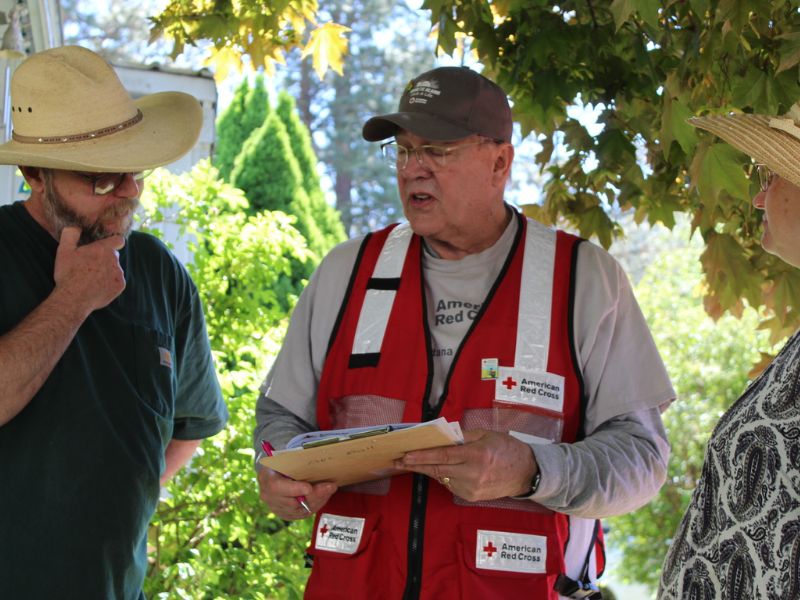 volunteer giving instructions