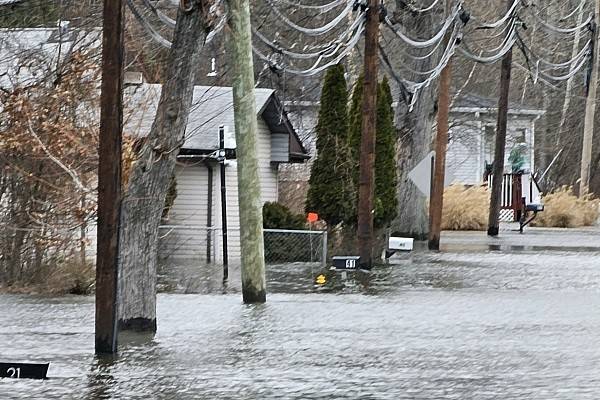 Flood update: Red Cross opens 2 shelters Saturday