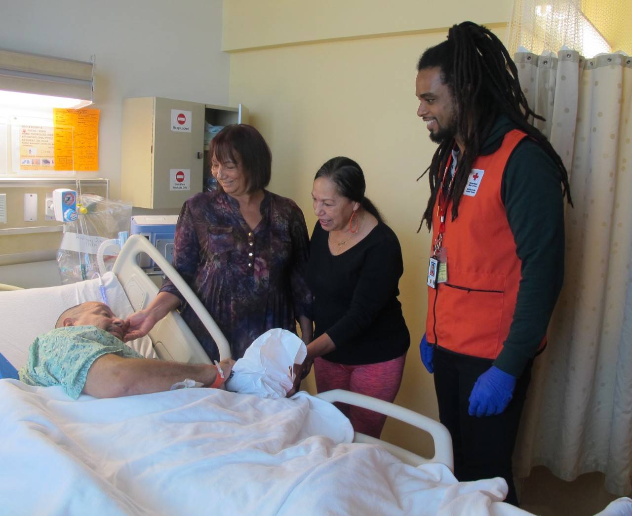 Cruz Roja Da Servicio A Mas De 1 700 Veteranos En El Hospital De Veteranos Cruz Roja