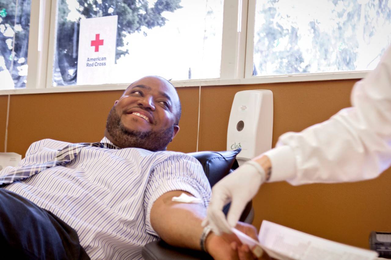 https://www.redcross.org/content/dam/redcross/local/news-articles/south-carolina/sicklecelldonor.jpg.transform/1288/q70/feature/image.jpeg