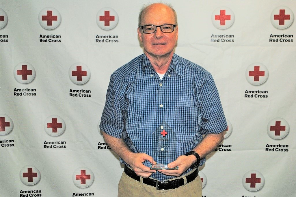 american red cross volunteer